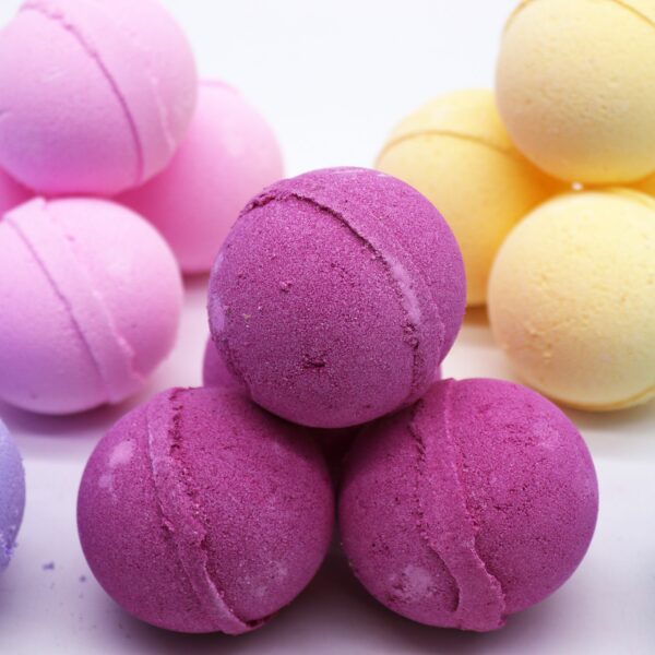 Essential Oil Bath Bomb - Ylang Ylang & Ginger - Image 2
