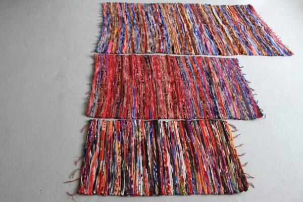 Large Velvet Rug - 105x185cm - Image 2