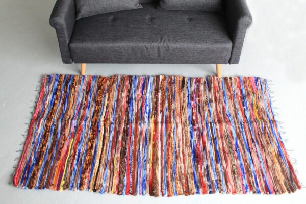 Large Velvet Rug - 105x185cm - Image 4