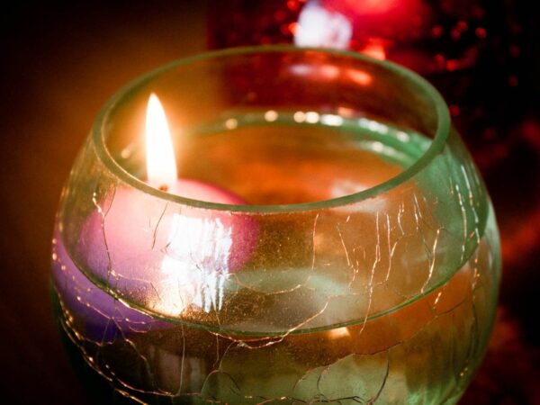 Small Floating Candle - Pink - Image 4