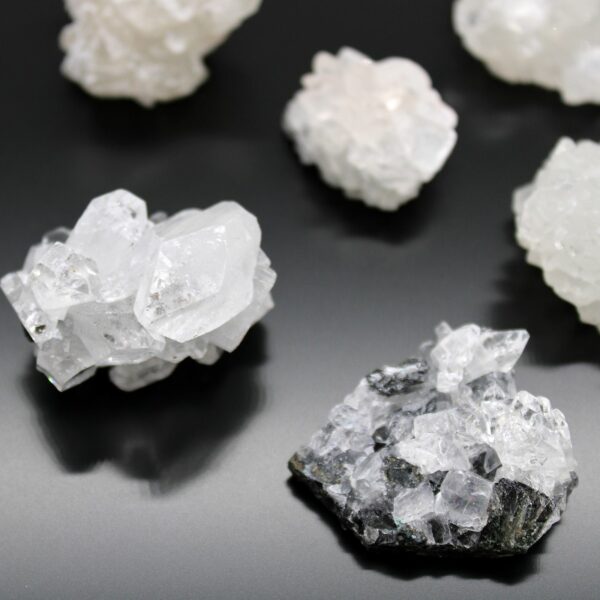 White Appophyllite Clusters 20-30mm - Image 11