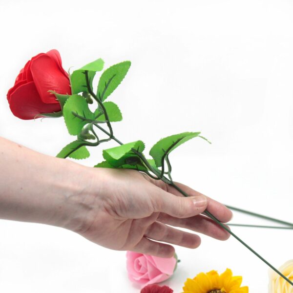 Craft Flower Stems Aprox 625 pieces (2.5kg) - Image 6