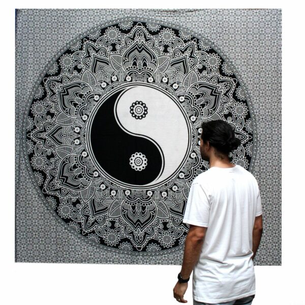 B&W Double Cotton Bedspread + Wall Hanging - Ying yang - Image 2