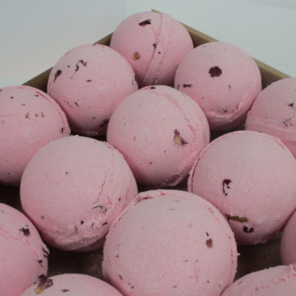 Rose & Petals Bath Bomb - Image 2