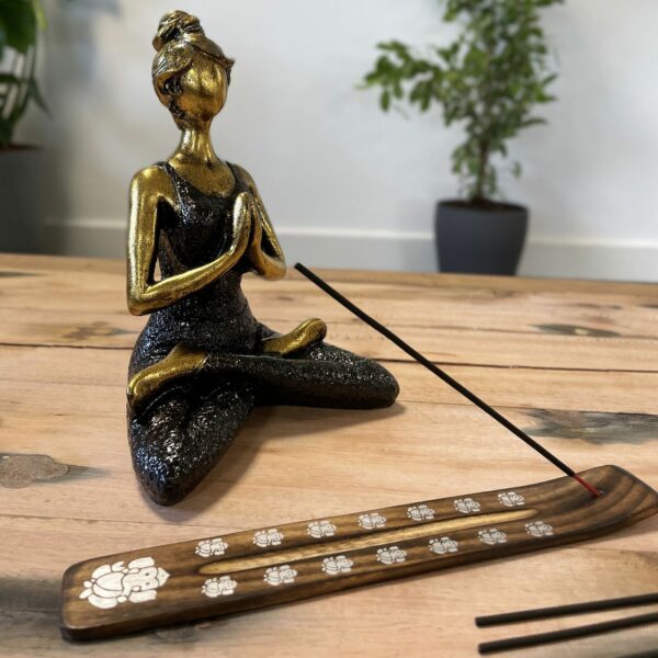 Carved Mango Wood Ashcatcher With Burnt Finish - Image 4