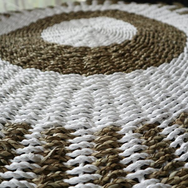Round Seagrass White & Tan - Sun - 1m - Image 3