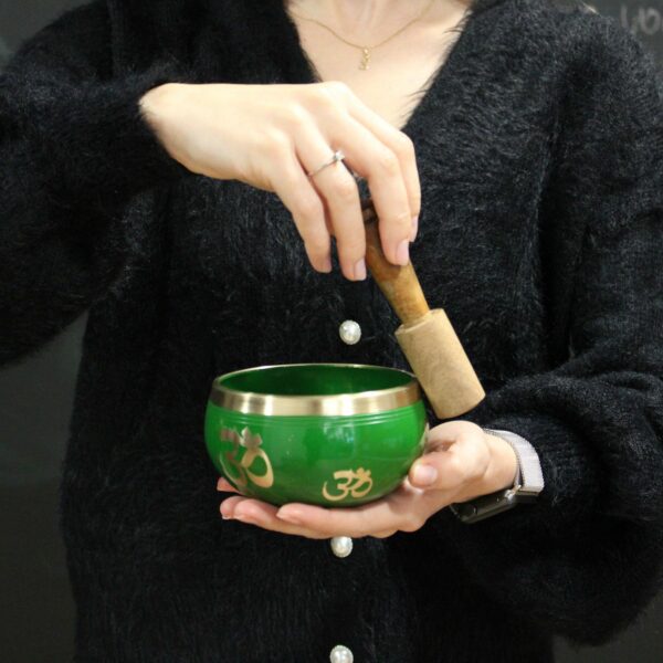 Yin & Yang Singing Bowl Set- White/Purple 10.7cm - Image 8
