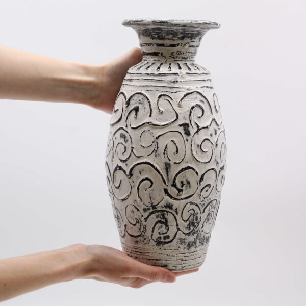 Swirls Shaped Vase - Cream - Image 4