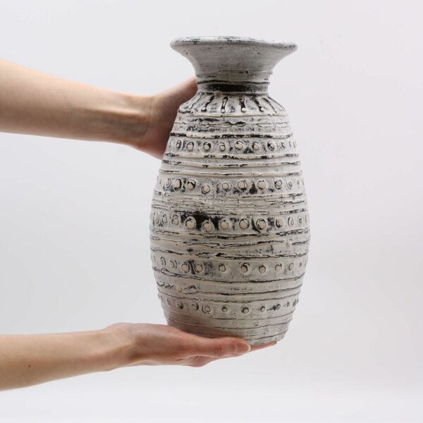 Classic Shaped Vase - Cream - Image 4