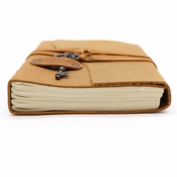 Oiled Tan Leather & Key - 200 pages - 13x18cm - Image 3