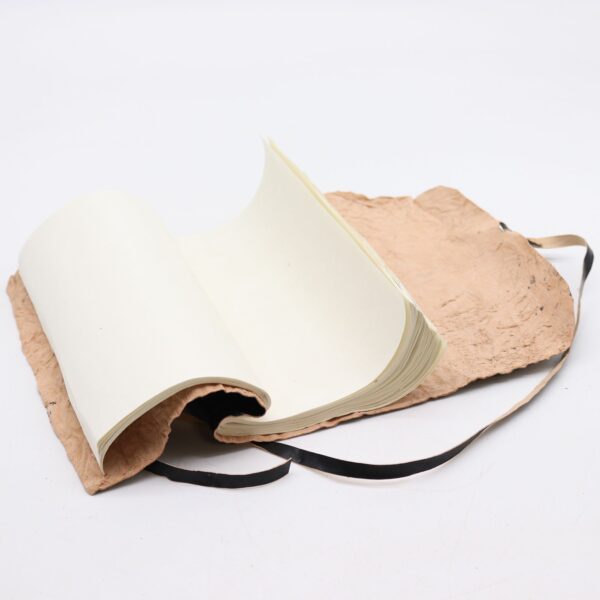 Rolled Leather Travel Notebook - 96 pages - Black  21x15cm - Image 3
