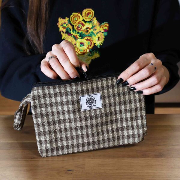 Soft & Natural Handy Gift Pouches & Loop - (assorted materials) -20x13cm - Image 2