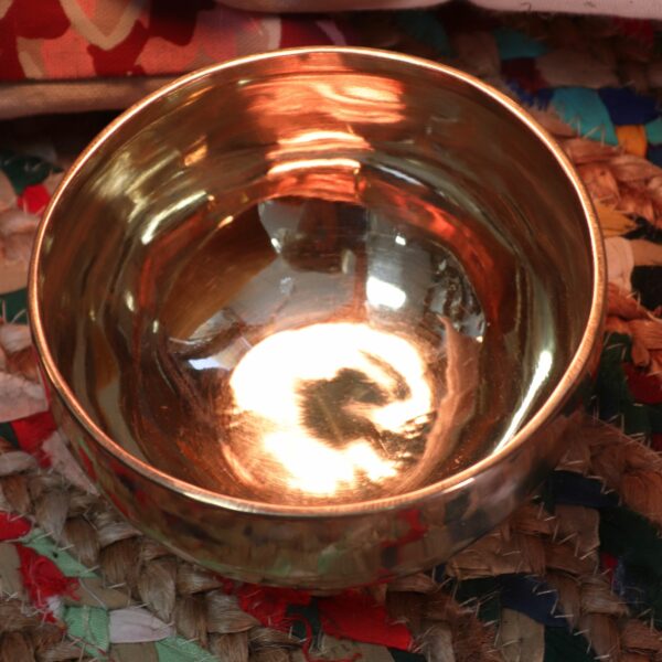 Extra Large Chaken Handmade Singing Bowl (approx 1200g) - 21cm - Image 3