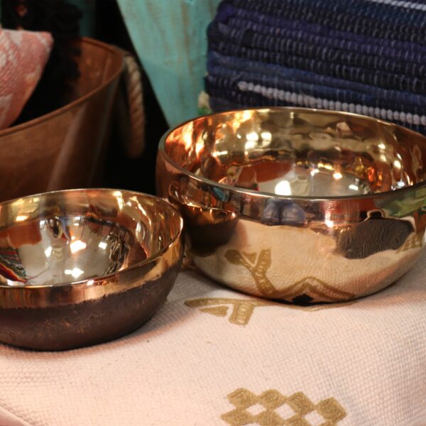 Extra Large Chaken Handmade Singing Bowl (approx 1200g) - 21cm - Image 4