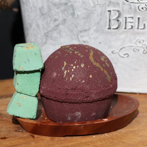 Dubai Bath Bomb - Emerald Oudh Truffle - Image 5