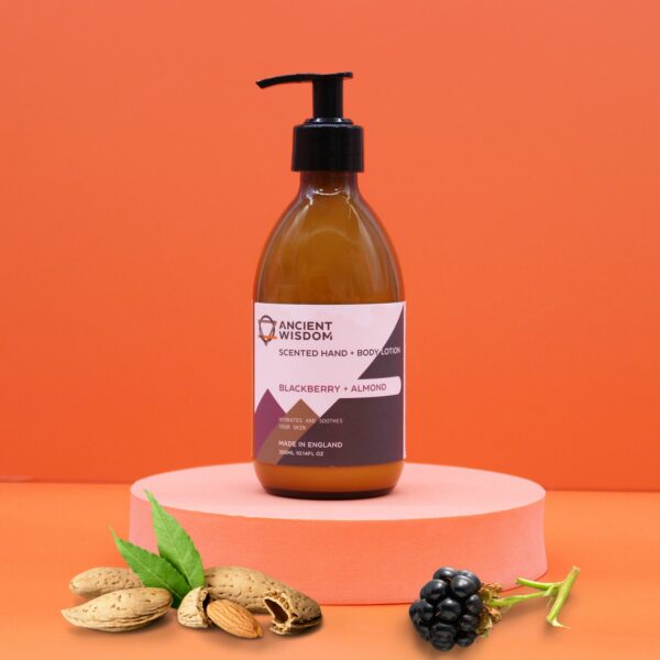 Blackberry & Almond Lotion 300ml - Image 3